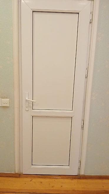 Ağ rəngli plastik qapı (PVC) - Material: PVC profil, hamar səthli