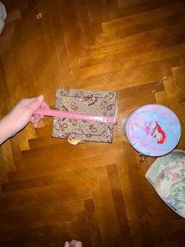 oyuncaq robot: Uşaq üçün mücrü və kopilka, hamısı birlikdə 8 azn. Ünvan: 8-ci — 6