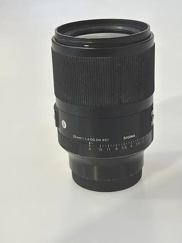 Sigma 35mm f/1.4 DG DN Art obyektivi - Fokus uzaqlığı: 35 mm - — 1