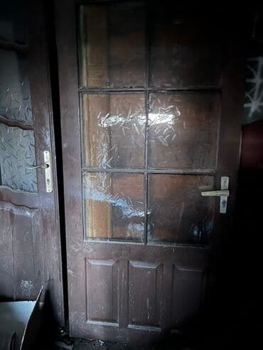 qapı cəftəsi: Taxta çərçivəli, şüşəli otaq qapıları dəsti. - Material: tünd rəngdə — 2