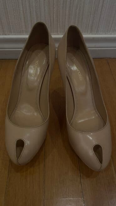 Tuflilər, Ölçü: 38, rəng - Bej, İşlənmiş lalafo.az -da Tuflilər, Ölçü: 38, rəng - Bej, İşlənmiş