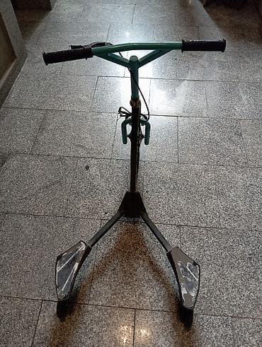 samkat: Razor üçtəkərli “FlashRider” üslublu drift skuter - Brend: Razor - — 1