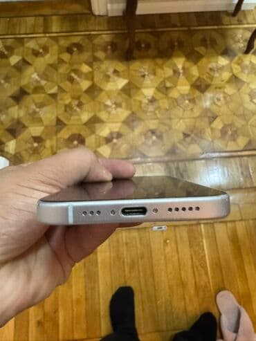 çat: IPhone 15, Ağ, Qırıq — 5