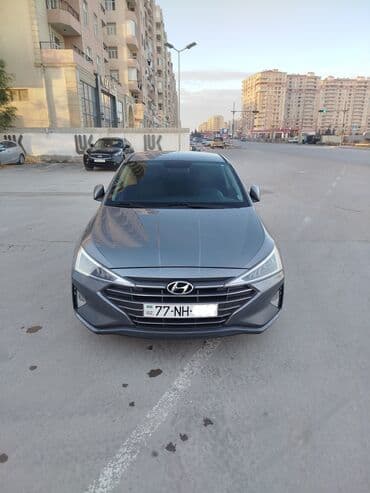 Hyundai Elantra: 2 l | 2019 il Sedan