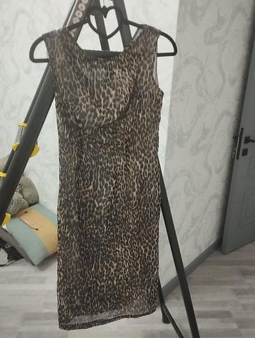 göy donlar: Her biri 10 azndi Qadın paltoları dəsti 1) Leopard naxışlı şifon — 1