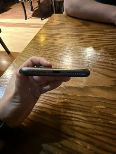 2 ci el apple 11: IPhone 11, Qara, Face ID — 1