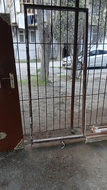 blok qapilari: Dəmir giriş qapısı və dəmir barmaqlıq karkası - Material: möhkəm — 2