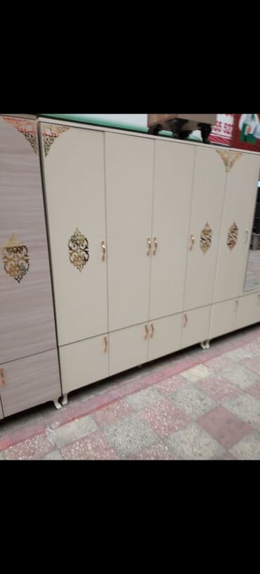 paltar asılqanı taxta: Yeni, 4 qapılı Düz dolab, Dolab-asılqan — 4