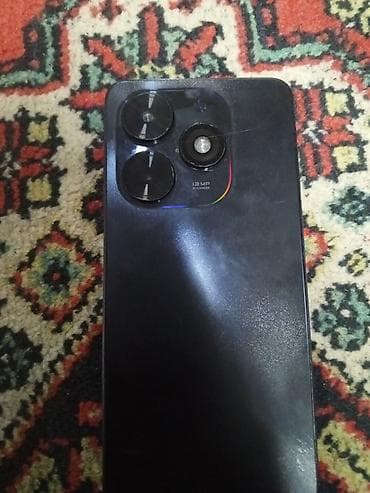 Smartfon - Rəng: qara - Arxa kamera bloku: 13 MP AI Camera qeydli