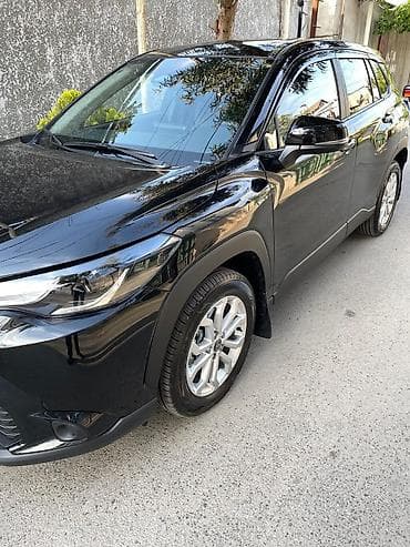 mikroavtobus satilir: Toyota Corolla Cross: 1.8 l | Krossover — 4