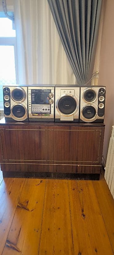 komputer monitoru: Samsung mini Hi-Fi musiqi sistemi - 4 bloklu konfiqurasiya: mərkəzi — 1