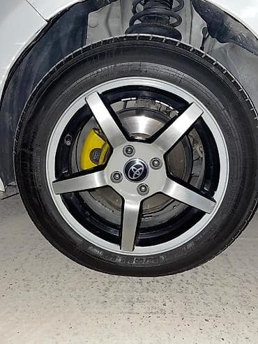 16 liq teker: Toyota üçün orijinal üslubda 5 küllü yüngül lehimli disklər və şin — 5
