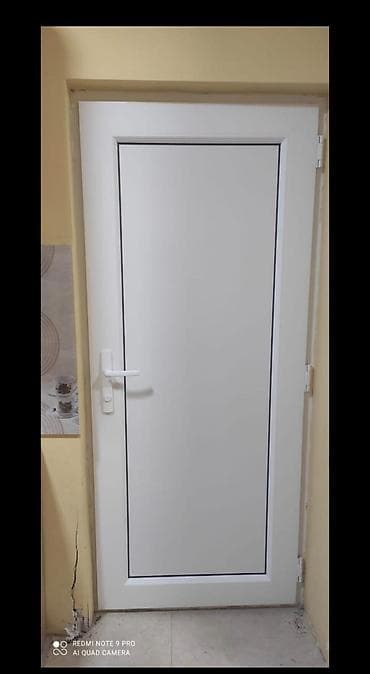 Plasdik qapi 180/80 Ela veziyyetde Qiymet 70 azn. Unvan Savetski