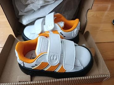 Botinkalar: Orijinal adidas.Uşaq krassovkası – Star Wars temalı.Sadəcə ayağına — 1