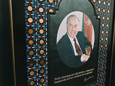 Heydər Əliyev - Polis haqqinda. (Əl işi) Şəkil həkk olunmuş təbii