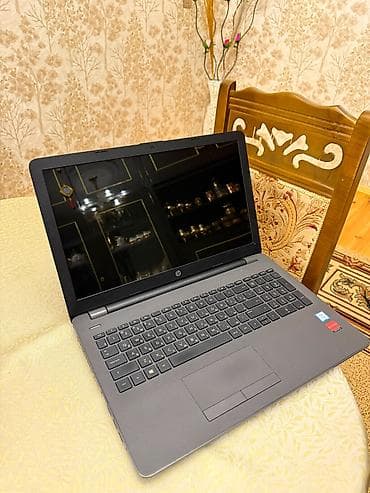mini notebook: HP noutbuk – 15.6" ekranlı, tam ölçülü klaviatura və ayrıca rəqəmsal — 4