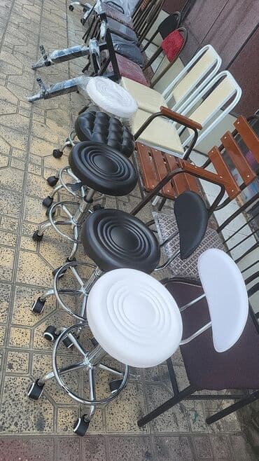 Təkərli taburelər, salonlar, ofislər və digər iş yerləri üçün uyğun