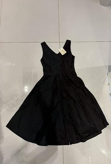 sade qara don modelleri: Tund goy - Rəng: qara - Model: qolsuz, V biçimli ön və arxa dekolte — 1