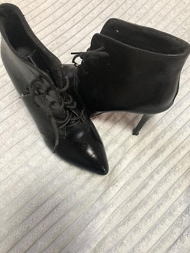 Qadın dəri qısa çəkmələr - Rəng: qara - Model: burnu sivri, nazik