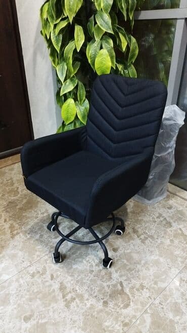 офисные стулья доставка: Новый, С колесиками — 3