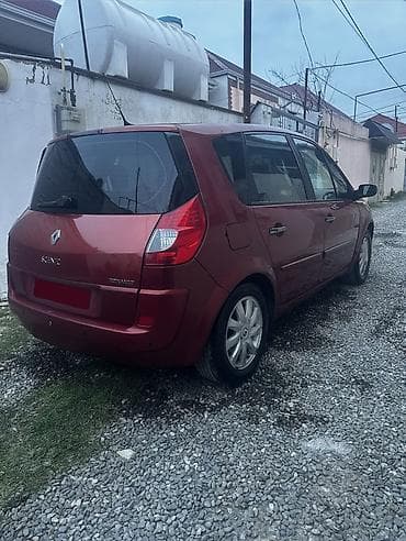 4 qapi niva: Renault Scenic, qırmızı rəngli, 5 qapılı kompakt miniven.6+1karopka — 4