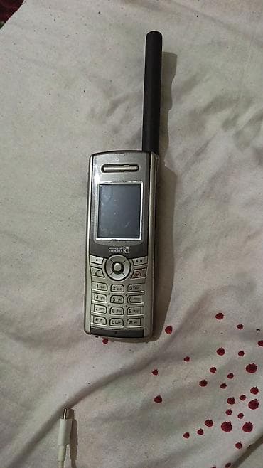 usb aux: Thuraya SG-2520 peyk telefonu - Thuraya şəbəkəsi ilə işləyən klassik — 1