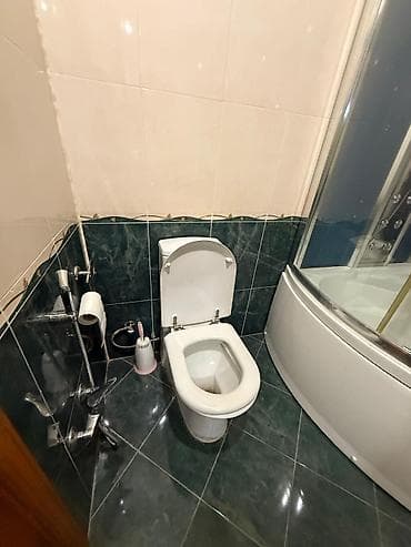 Декоративные панели для стен: Asma unitaz + aksesuarlar dəsti - Divara bərkidilən asma unitaz — 1