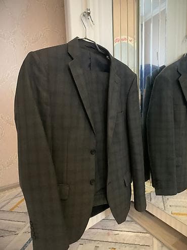 Kişi kostyumları – 2 ədəd.baha alinib.biri salvarlibiri tek.endirim