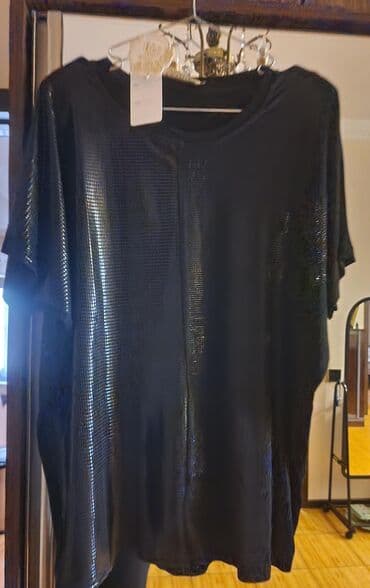 Zərif və dəbli Zahra Madam brendindən olan qara rəngli bluz. Bluzun lalafo.az -da Zərif və dəbli Zahra Madam brendindən olan qara rəngli bluz. Bluzun