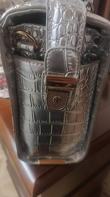 kia ceed stop: Gümüşü rəngdə, kroko fakturalı qadın əl çantası,iri hecimlidi - — 5