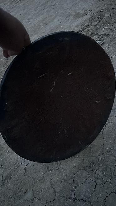 kohne qazan: Dəyirman daşı – metal disk - Material: qalın metal (dözümlü — 4