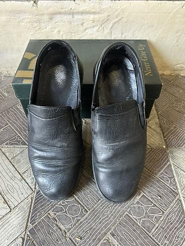 Qara dəri slip-on kişi ayaqqabısı - Model: klassik slip-on (bağsız) -