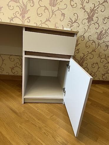 Мебель на заказ: Прямой стол, Без стула, С полками, С выдвижными ящиками, Ламинат простой — 3