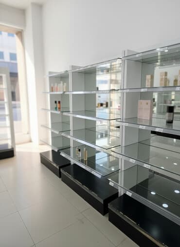 vitrin asilqani: Magaza ucun vitrinler hundurluk 1.50 en 090 sm. Divar vitrinleri ise — 1