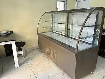 Soyuduculu vitrin . Əla vəziyyətdədir. Real alıcıya endirim olunacaq