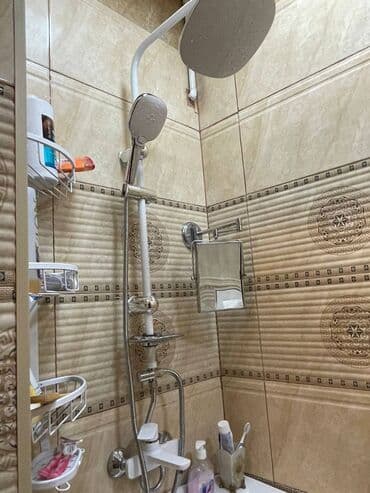 1 otaqlı kohnə tikili: Nərimanov metrosunun yaxınlığında 5 sayli xəstaxanaya yaxın yerləşən — 3