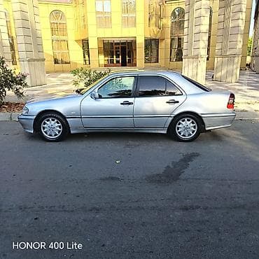Mercedes-Benz C-Class: 1.8 l | 2000 il Sedan