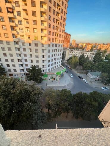 9 ci mikrorayon satilan evler: Bakı, 2 otaqlı, Köhnə tikili, m. Əhmədli, 60 kv. m — 9