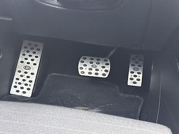 kia sportage 2008: Kia Forte: 2 l | 2020 il Sedan — 10