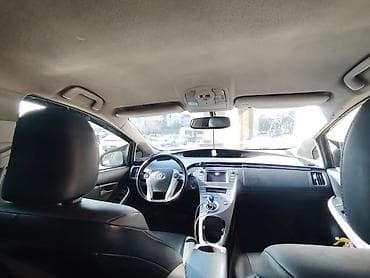 lalafo maşınlar: Toyota Prius: 1.8 l | 2014 il Hetçbek — 2