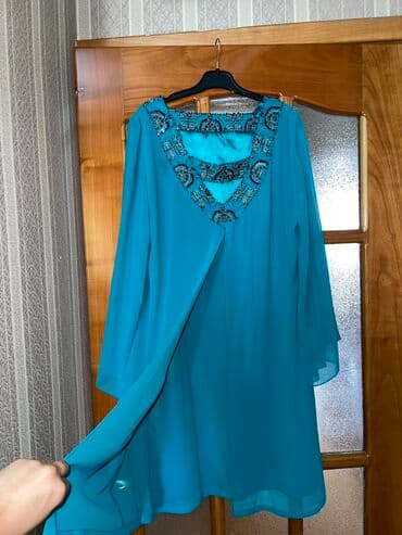 don ziyafət: 1 defe geyinilib. Sahil ticaret merkezinden baha alinib. Qolunda leke — 7