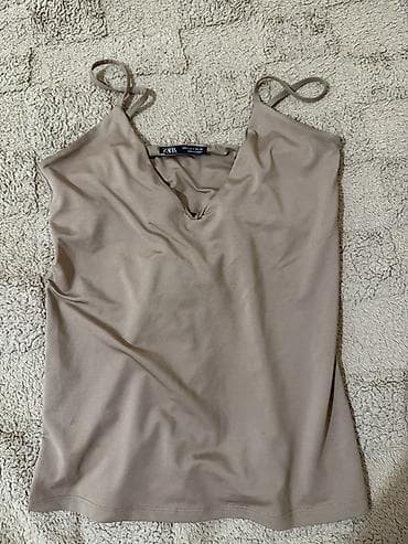 ZARA qadın topu, original ZARA dır . Ancaq qarşısında kiçik bir dikiş — 1