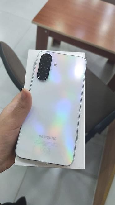 Техника и электроника: IPhone 8 Plus, Золотой, Отпечаток пальца — 1