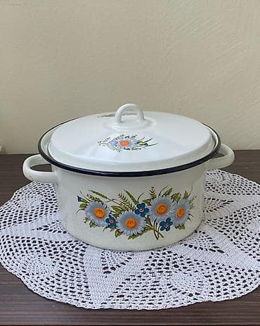 Emallı Qazan Qapaqlı. Sovetindir. Anlayışı olan biləcək baxanda
