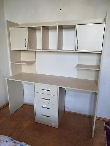 Düz masa, Polkalı, Siyirməli, Rusiya, Sadə laminat — 2