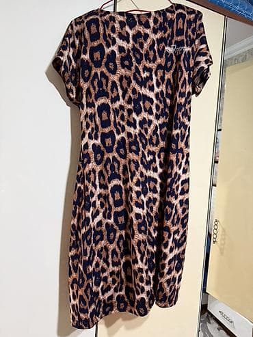 qisa donlar: Leopard printli qadın paltarı - Model: Sadə, düz kəsim; qısa qollu - — 1