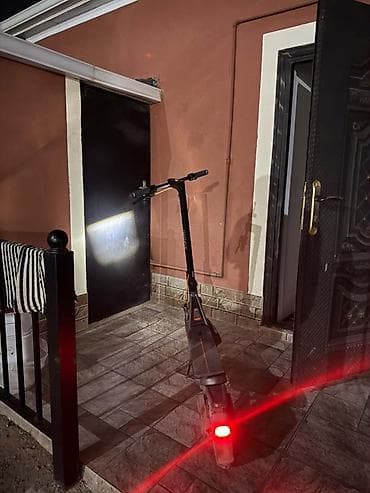electro moto: Elektrikli skuter Təzə almışam 1300m 1 aydır - Rəng: qara - — 1
