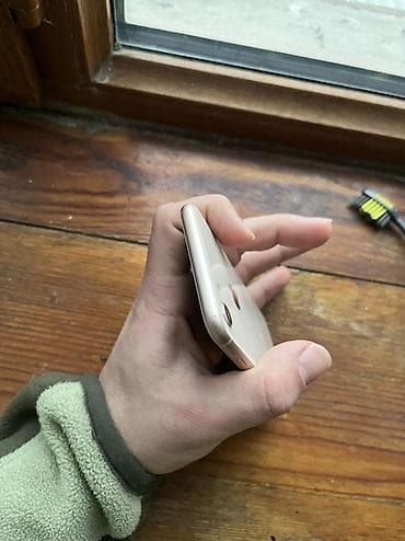 iphone 8 qara: IPhone 8, Qızılı, Barmaq izi — 3