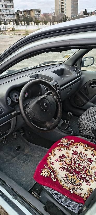 masım: Renault Clio: 1.4 l | 333990 km Sedan — 3
