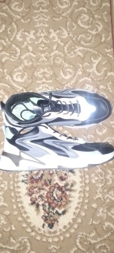 Kişi ayaqqabıları: Kişi idman ayaqqabısı - Rəng: qara‑ağ‑boz kombinasiyası - Üst — 4